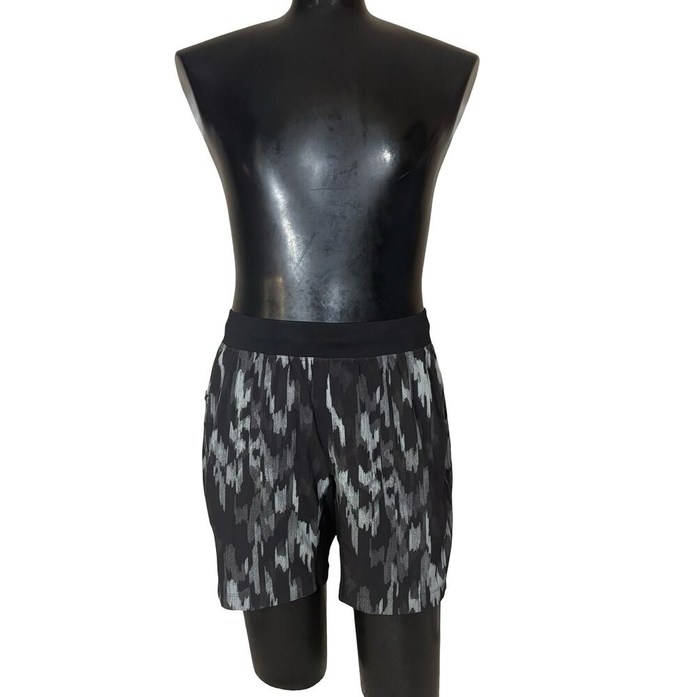 Lululemon Pace Breaker Shorts Men’s Lined Black Gray 7” Zip Pocket M